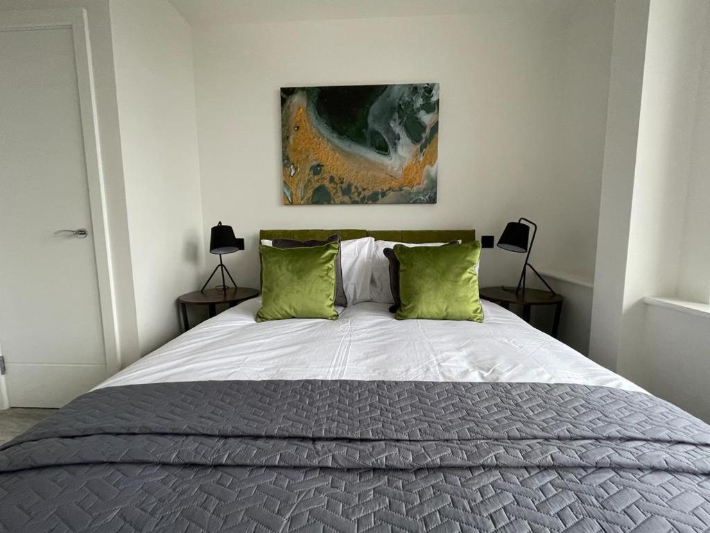 Kingsbridge Point - Cosy One Bed Apartments Near Town Centre, سويندون المظهر الخارجي الصورة