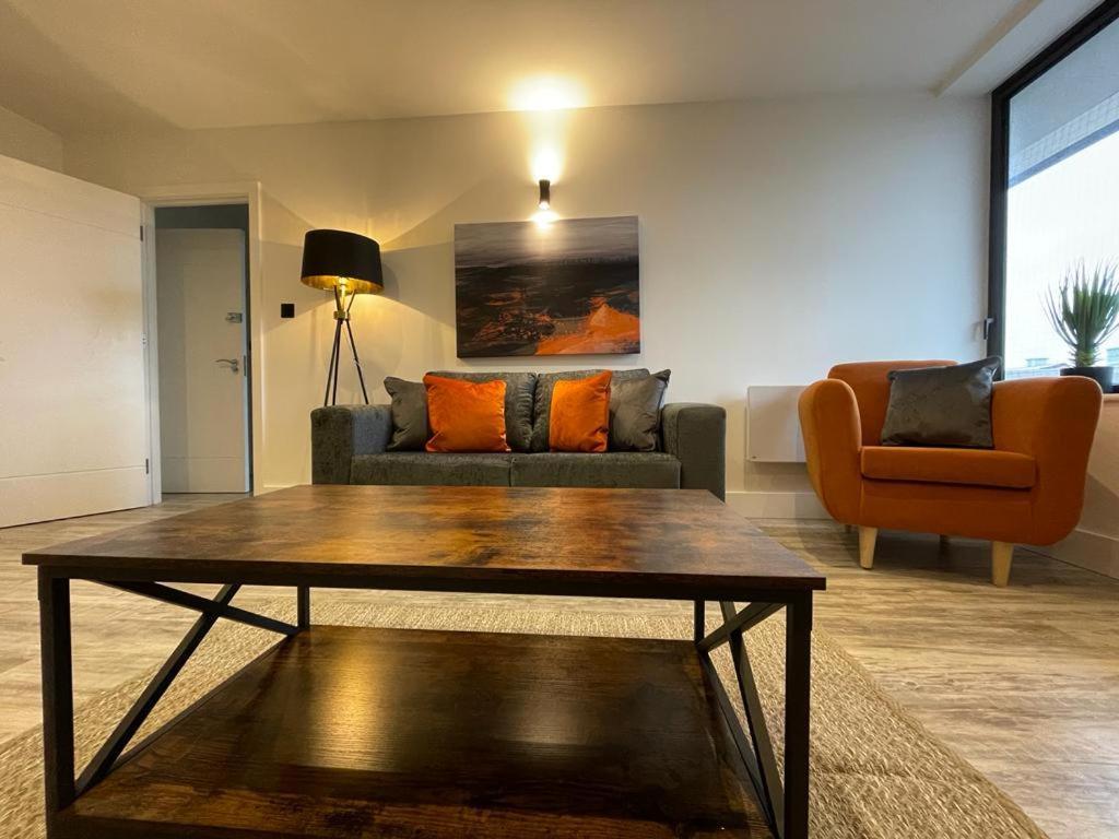 Kingsbridge Point - Cosy One Bed Apartments Near Town Centre, سويندون المظهر الخارجي الصورة