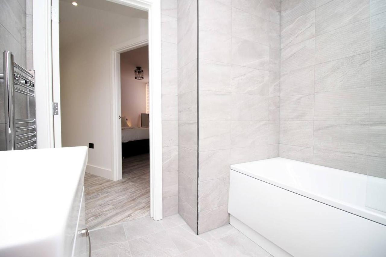Kingsbridge Point - Cosy One Bed Apartments Near Town Centre, سويندون المظهر الخارجي الصورة