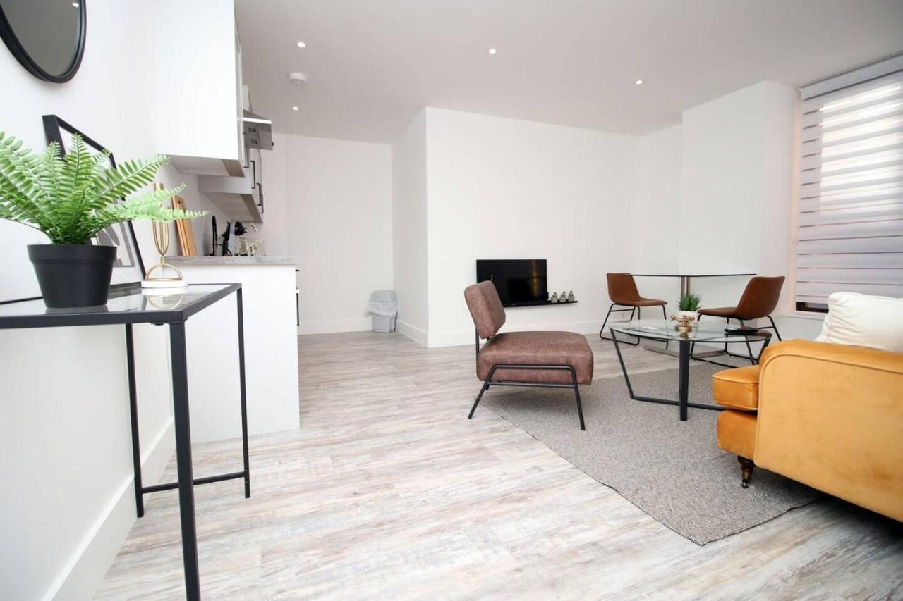 Kingsbridge Point - Cosy One Bed Apartments Near Town Centre, سويندون المظهر الخارجي الصورة
